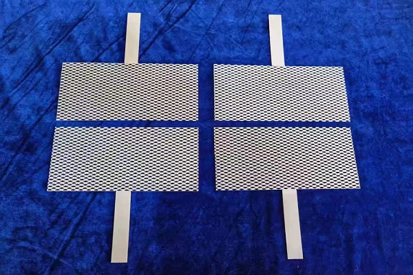 Tests et mécanismes de la vie accélérés pour étudier les échecs des anodes en titane